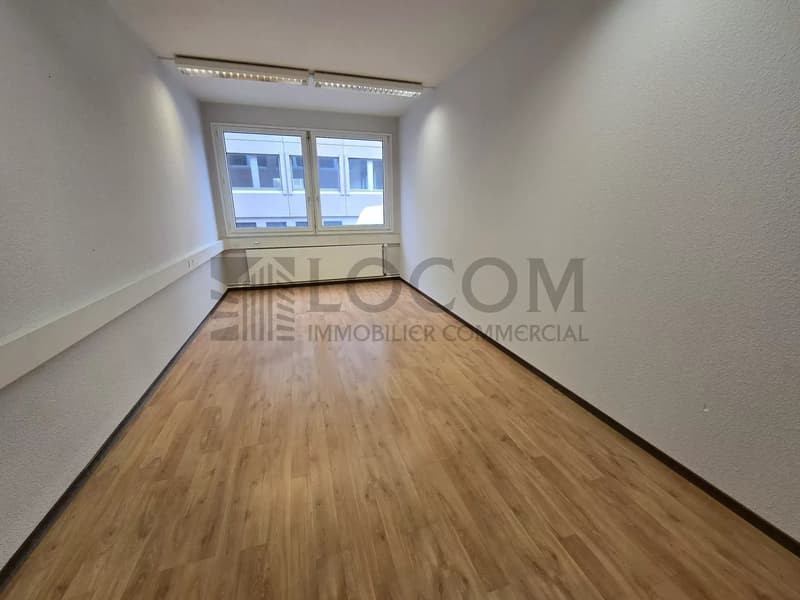 Locaux à louer dans immeuble équipé (9)