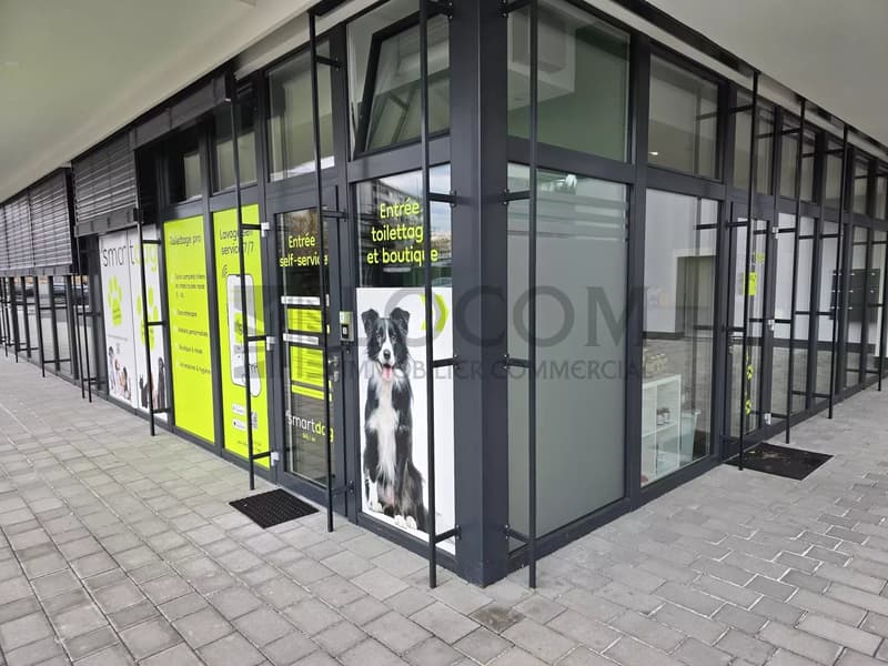 Arcata commerciale di 75 m² con importante visibilità (1)