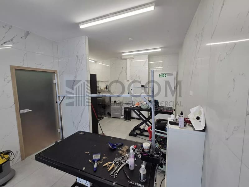 Arcata commerciale di 75 m² con importante visibilità (5)
