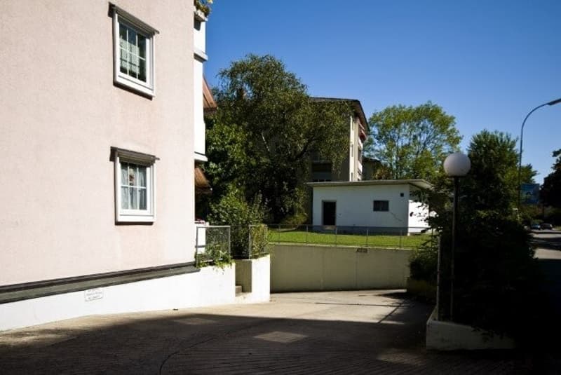 Einfahrt Einstellhalle
