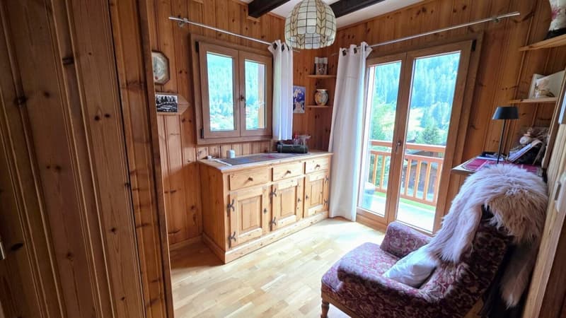 Haven of Peace with Alpine Charm (4)