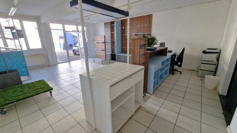 IDEAL POUR COMMERCE/SHOWROOM/ARTISANT (2)