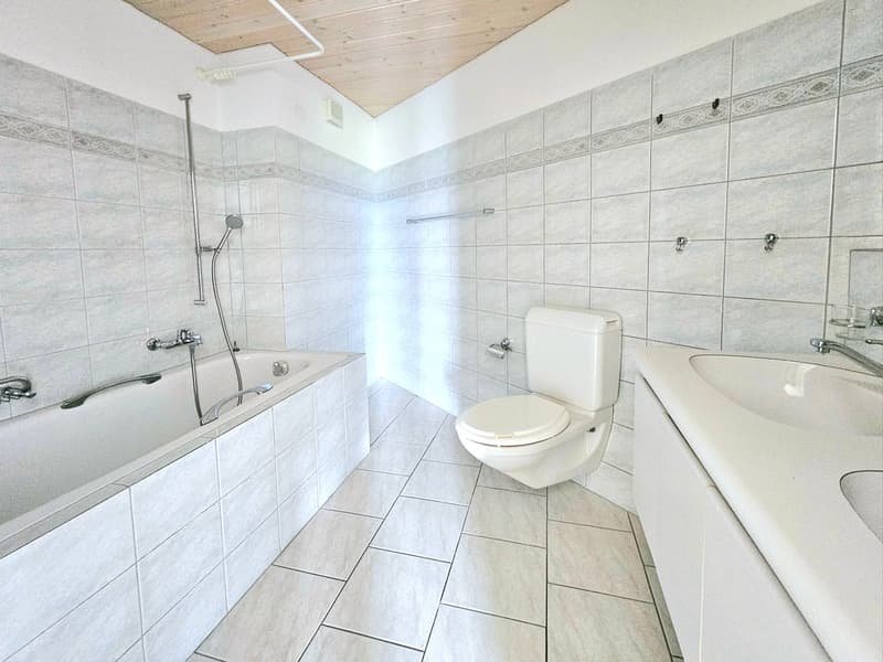 Bel appartement maisonnette de 5,5 pièces (12)