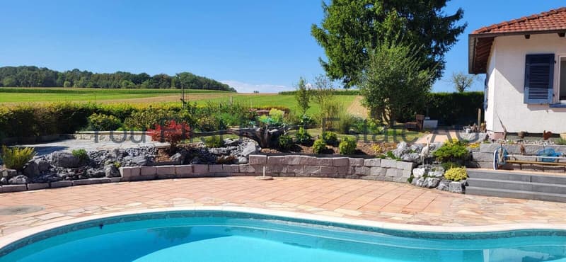 FRANCE - Un jardin comme un parc – Paix, espace et nature. (7)