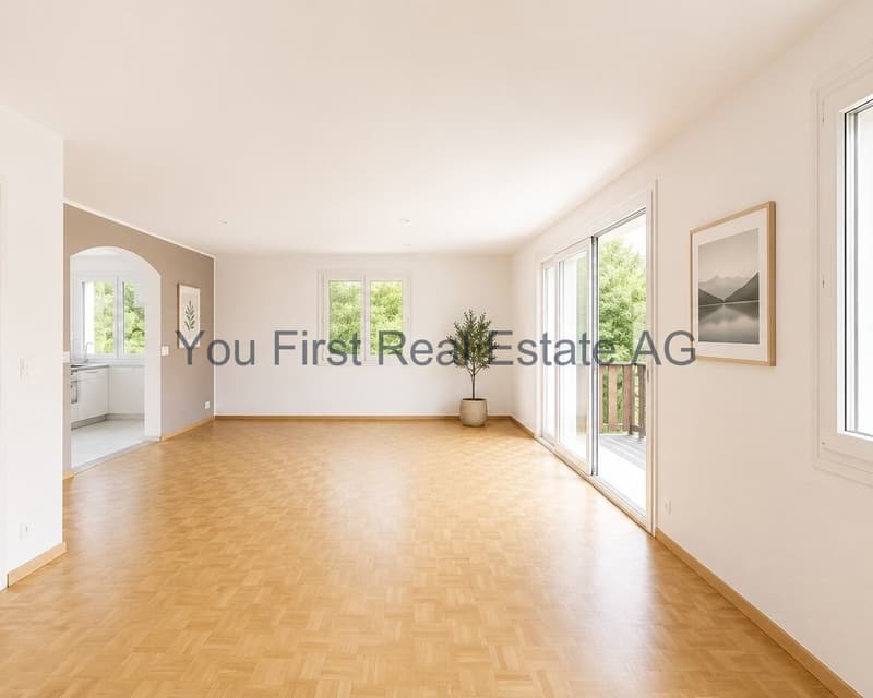 Offenes Wohnzimmer mit direktem Terrassenzugang und optimaler Raumaufteilung