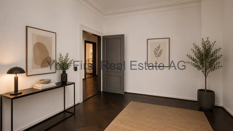 Elegante Diele mit hochwertigen Türen und Stuckdecke
