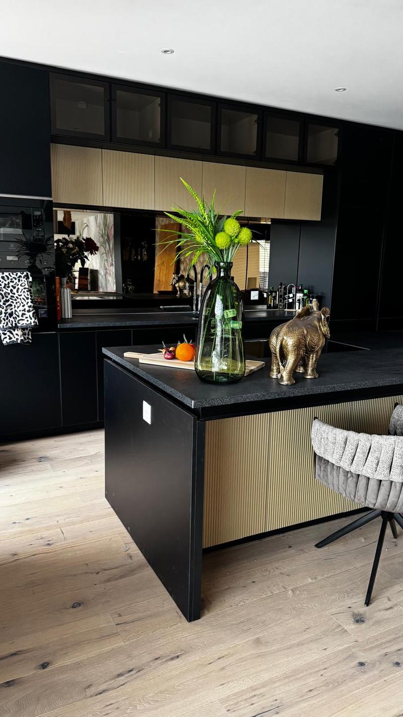 Luce. Aria. Lusso. – Appartamento attico esclusivo 5.5 locali con Jacuzzi & serra (3)