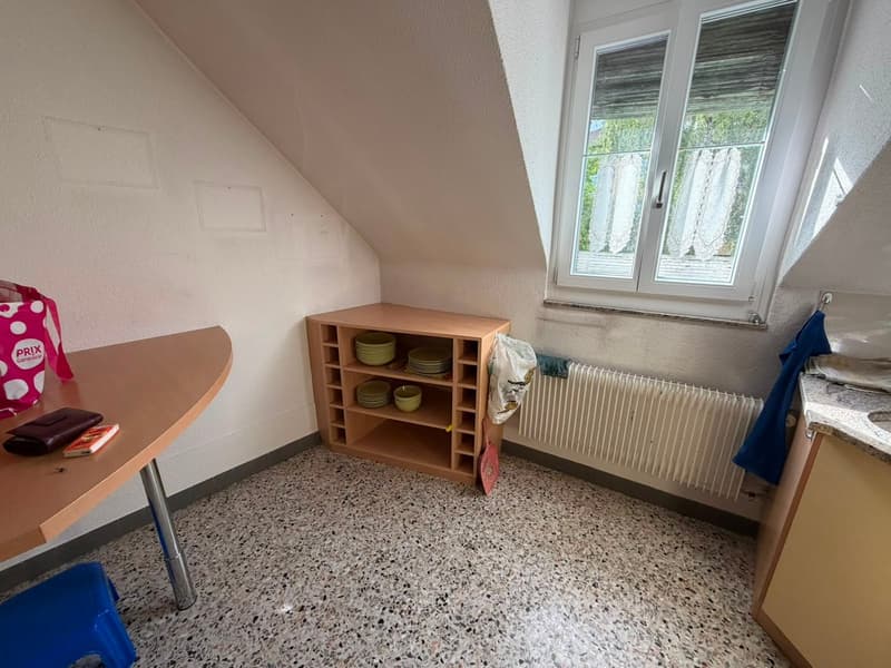 Charmantes Dachwohnung mit 4 Zimmern in Biel/Bienne (13)