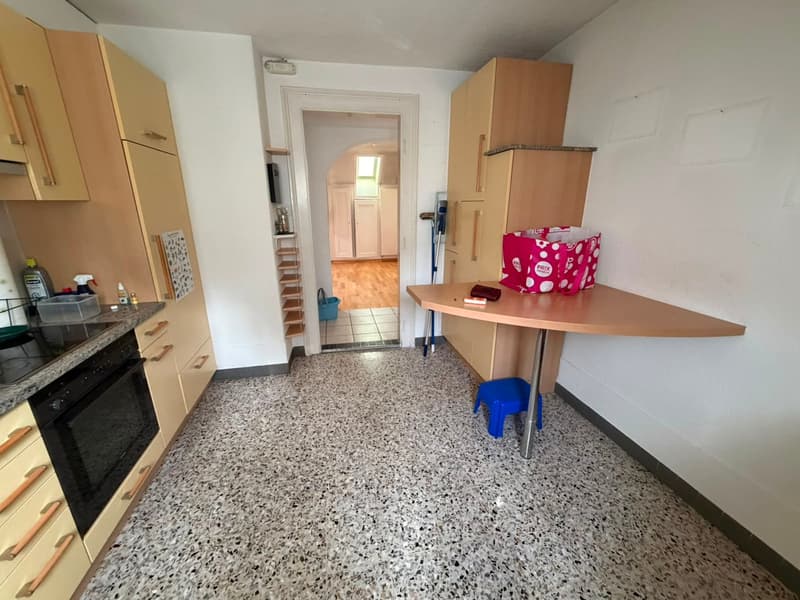 Charmantes Dachwohnung mit 4 Zimmern in Biel/Bienne (14)