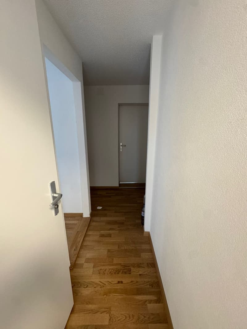 Charmantes Dachwohnung mit 2 Zimmern in Saint-Imier (8)