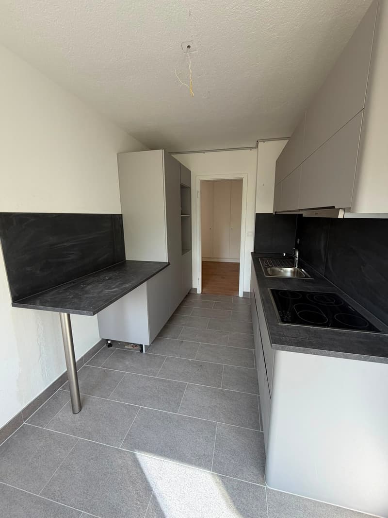 Appartement 3 pièces rénové avec balcon à Le Landeron (2)