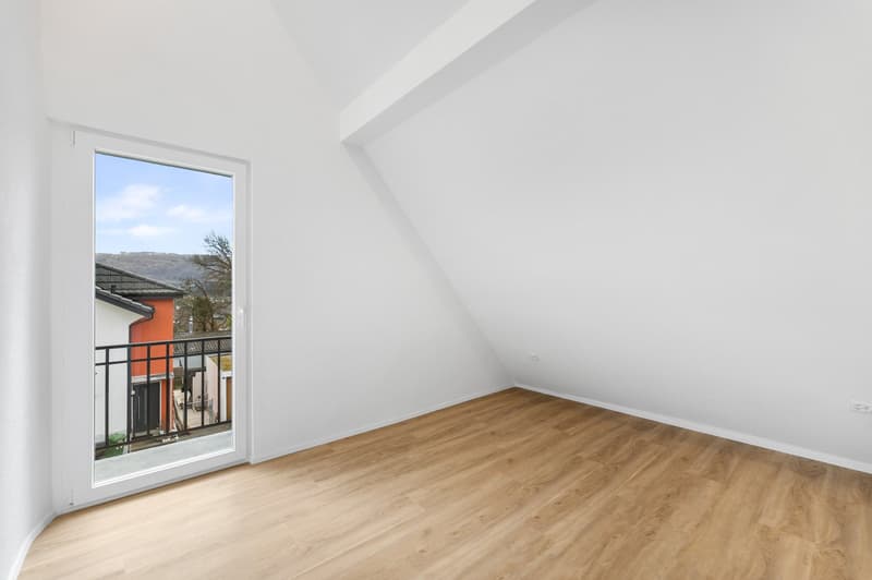 empty room, wooden floor, white walls, glass door, balcony with railings