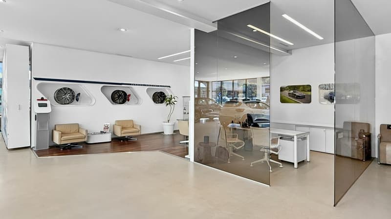 Contone - Edificio commerciale con showroom in posizione strategica / Gewerbegebäude mit Showroom in bester Lage (5)
