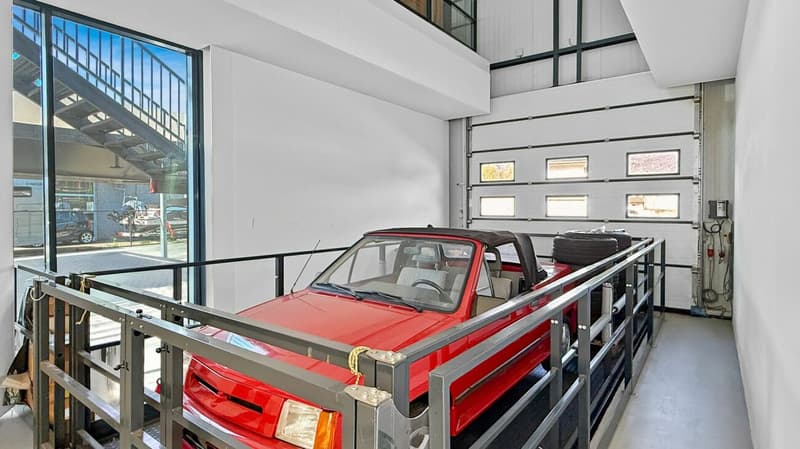 Contone - Edificio commerciale con showroom in posizione strategica / Gewerbegebäude mit Showroom in bester Lage (8)