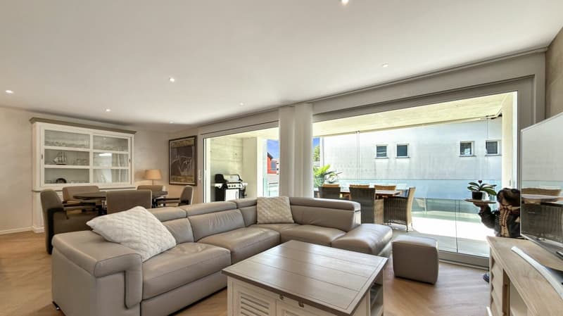 Losone - Exklusive Wohnung mit privatem Garten (3)