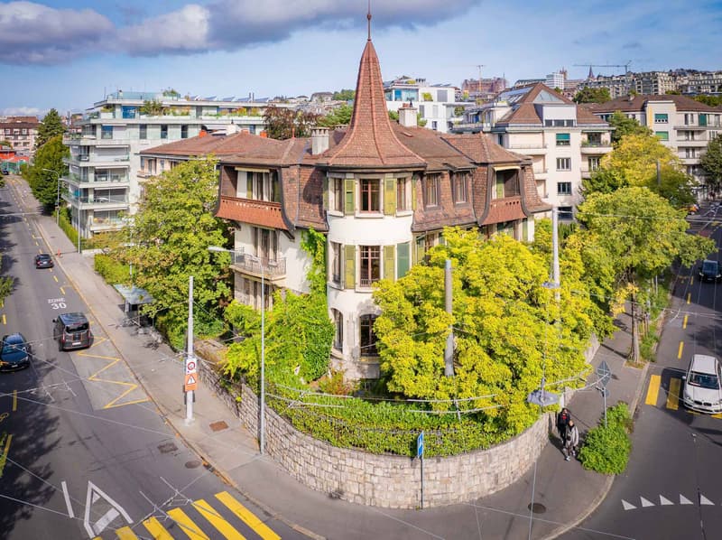 Exceptional apartment on the top floor with 2 balconies, just a stone's throw from Ouchy (9)