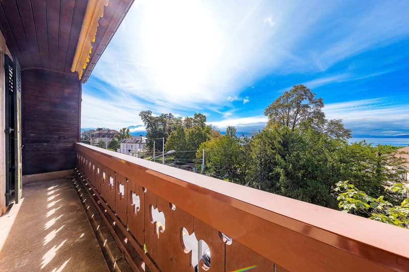 Exceptional apartment on the top floor with 2 balconies, just a stone's throw from Ouchy (2)