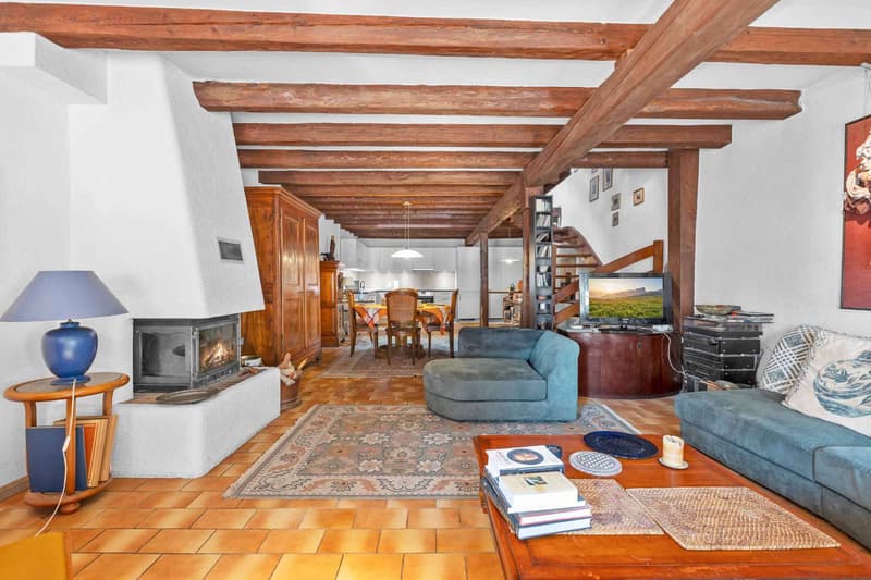 Casa di villaggio con 4.5 locali nel vecchio borgo di Denges (4)