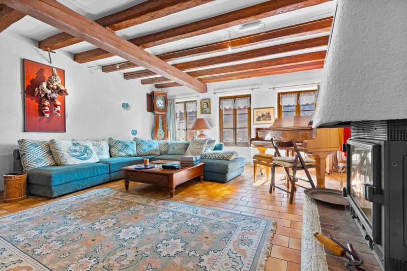 Casa di villaggio con 4.5 locali nel vecchio borgo di Denges (2)