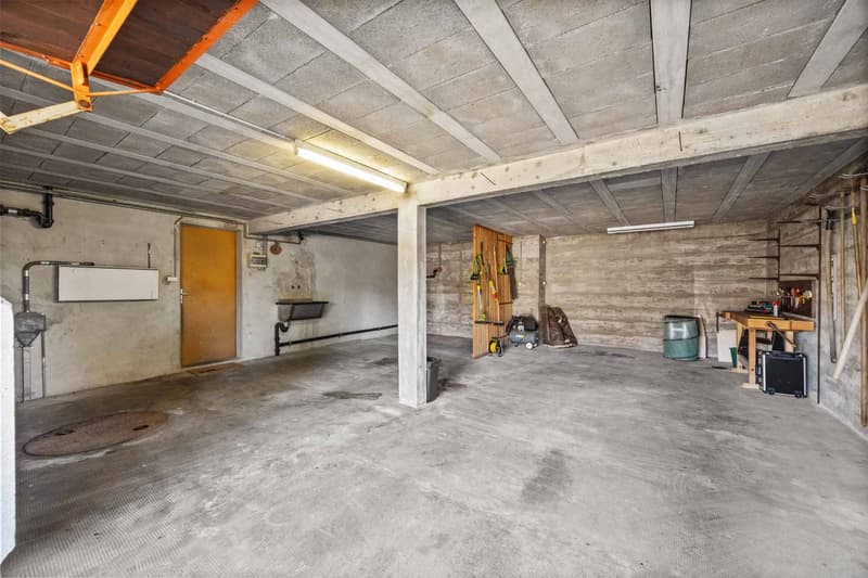 Casa unifamiliare a piano unico con piscina e grande potenziale di ristrutturazione (8)