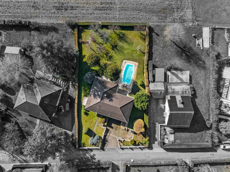Casa unifamiliare a piano unico con piscina e grande potenziale di ristrutturazione (10)