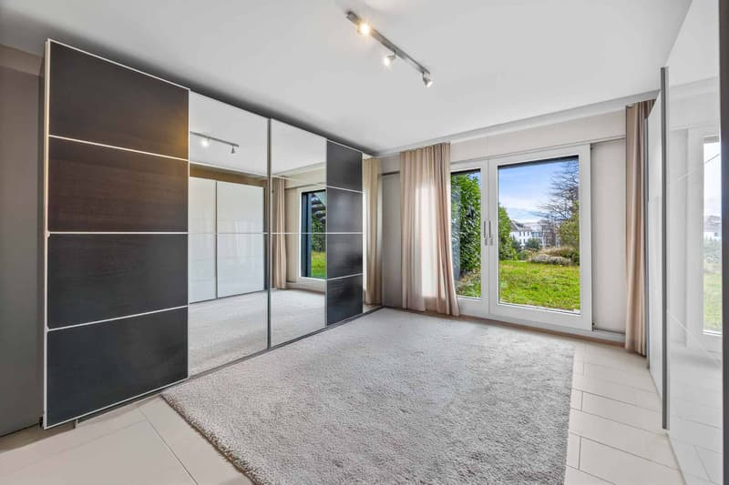 Contemporary 4.5-room duplex with balcony and garden (8)