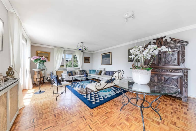 Beautiful individual villa of 290 m² with swimming pool (4)