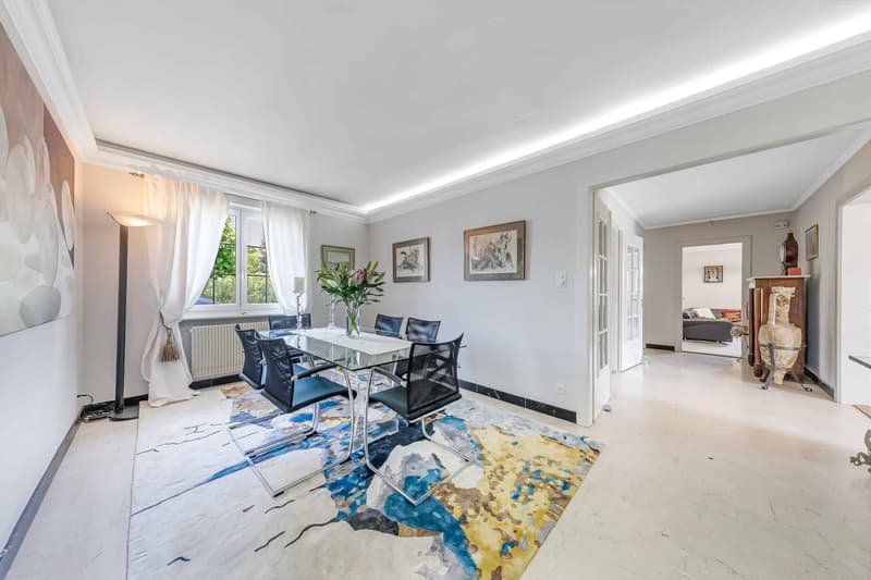 Beautiful individual villa of 290 m² with swimming pool (6)