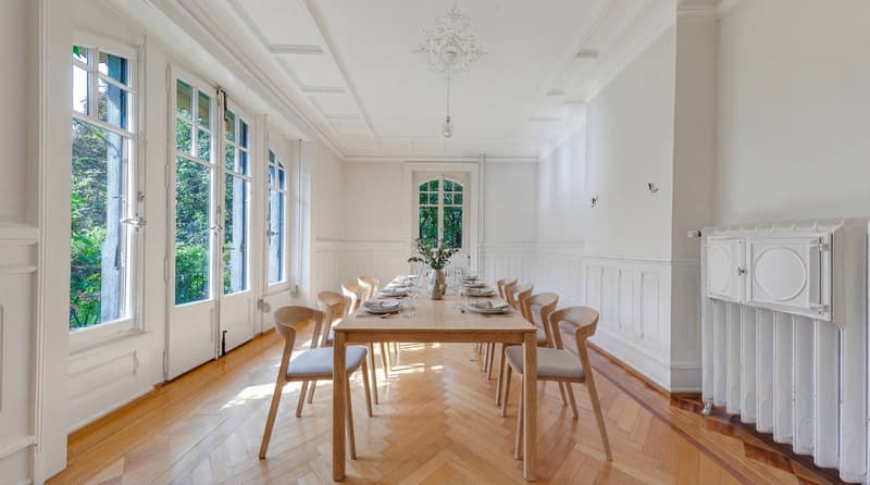 Exceptional Haussmannian apartment of 155m2 with garden. (6)