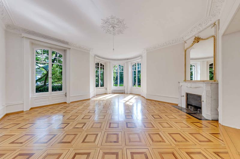 Exceptional Haussmannian apartment of 155m2 with garden. (3)