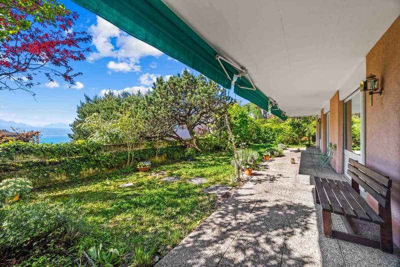 Spacious 4.5-room apartment with garden in Pully (2)