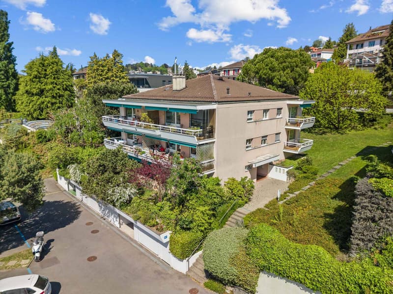 Spacious 4.5-room apartment with garden in Pully (1)
