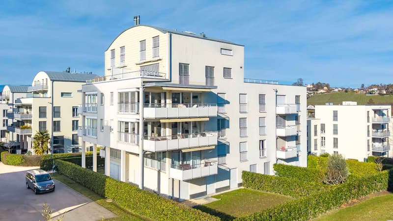 Apartment with 4.5 rooms located five minutes walk from the lake shore (13)