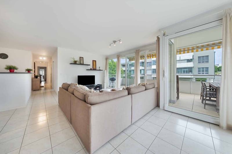 Apartment with 4.5 rooms located five minutes walk from the lake shore (6)