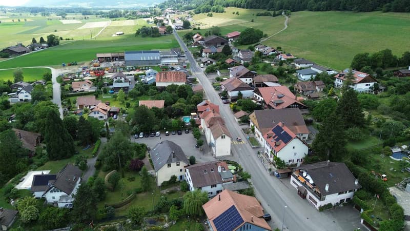 Gebäude in Lamboing zu verkaufen (2)
