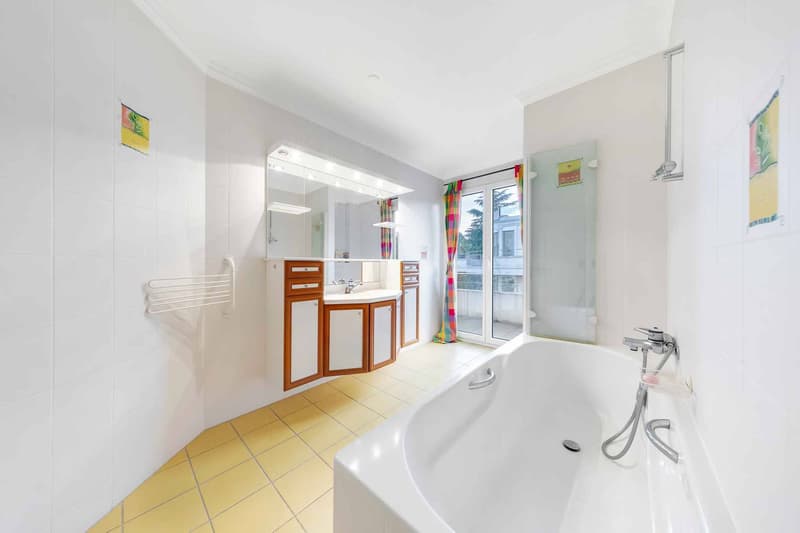 Exklusivität: Prächtige 156 m² Wohnung mit Seeblick (10)
