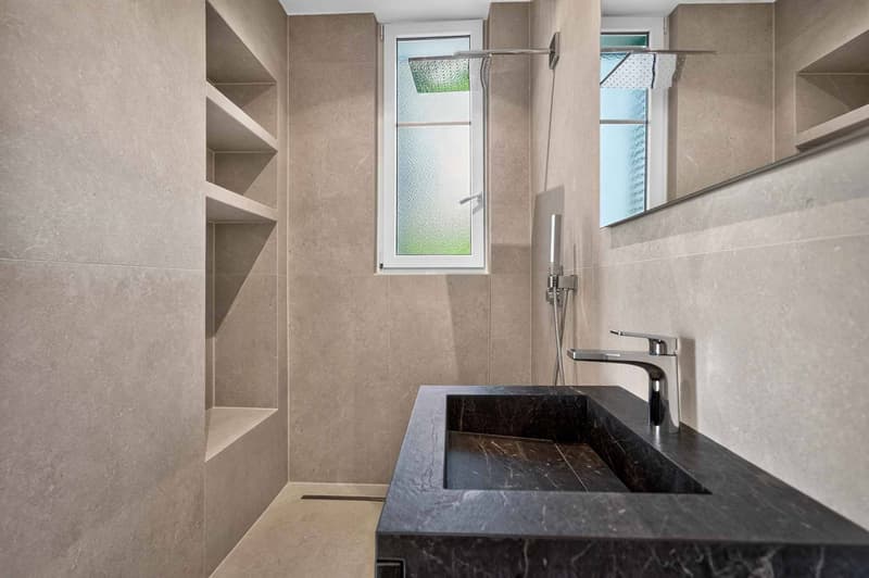 Appartement de 3.5 pièces rénové situé au coeur d'un quartier prestigieux (10)