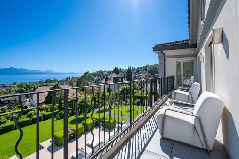 Prestigious residence nestled in a residential area (7)