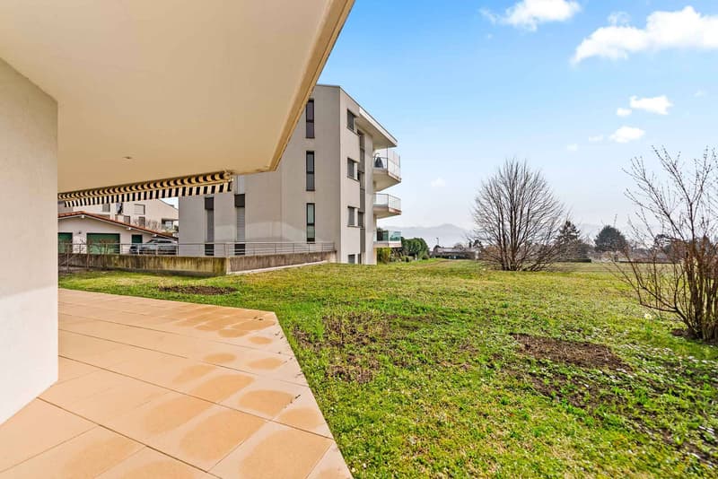 Spazio commerciale eccezionale con giardino (10)