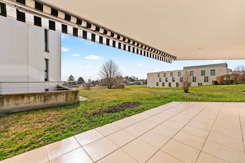 Spazio commerciale eccezionale con giardino (9)