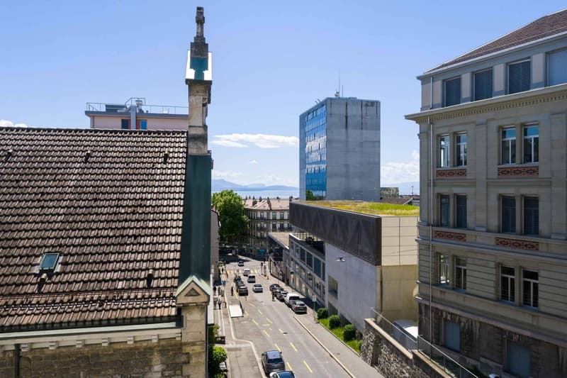 Spacious 2.5-room apartment with a view of the lake (2)