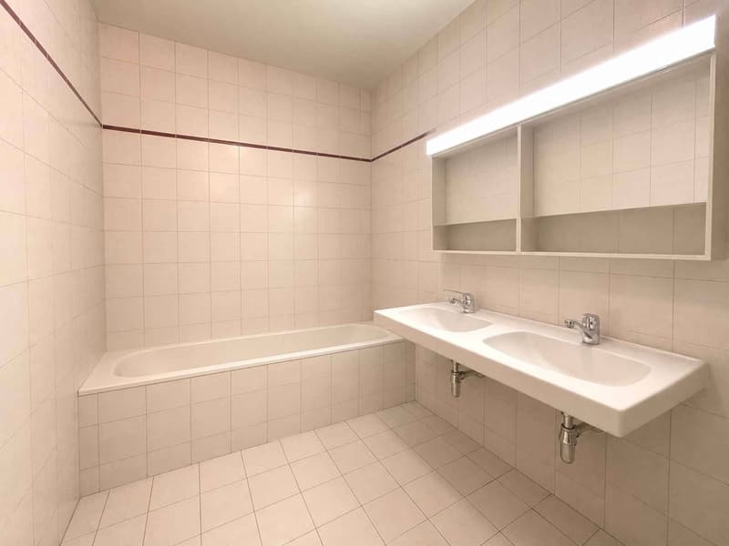 Charming 5.5-room apartment in the heart of the Sous-Gare district in Lausanne (8)