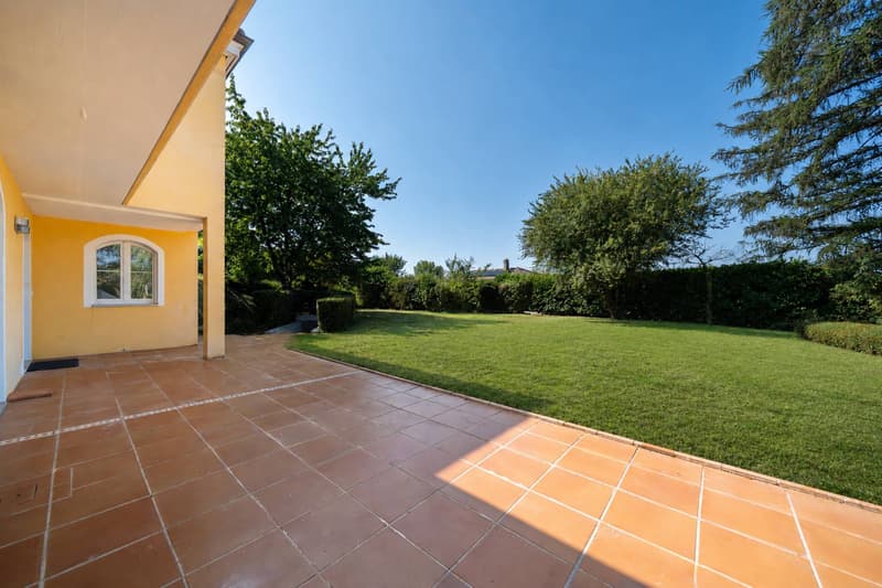 A rare villa with Mediterranean charm (1)