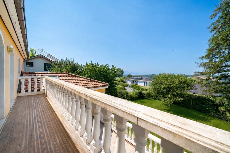 A rare villa with Mediterranean charm (11)