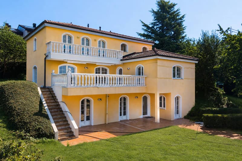 A rare villa with Mediterranean charm (2)