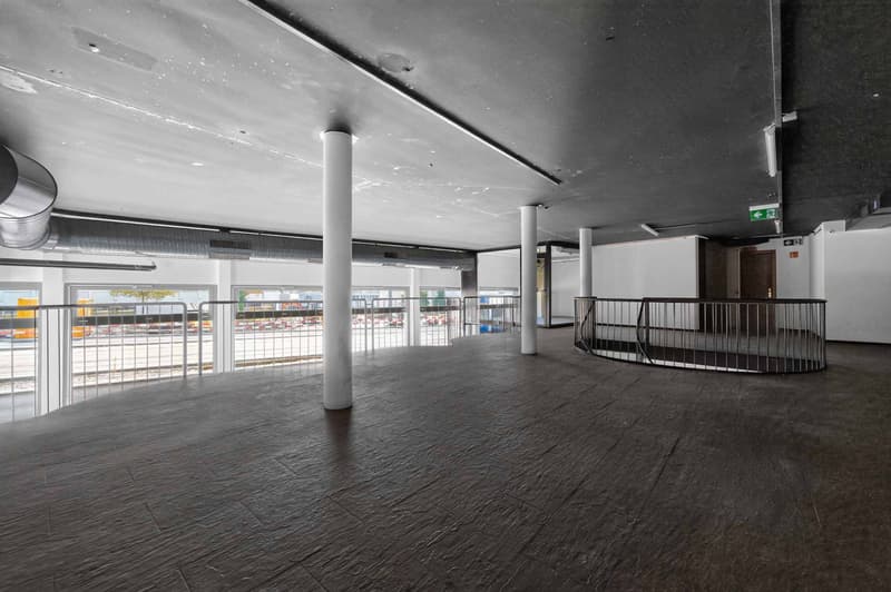 À louer ! Surface commerciale et administrative de 267m2 (7)