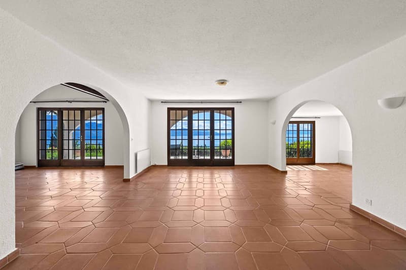 Villa individuelle avec piscine et vue panoramique sur le lac (3)