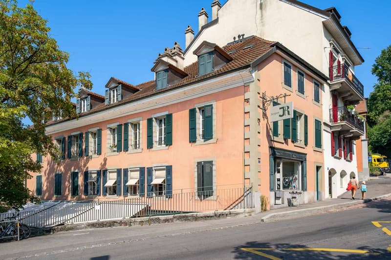 Spacieux 2,5 pièces au centre-ville (2)