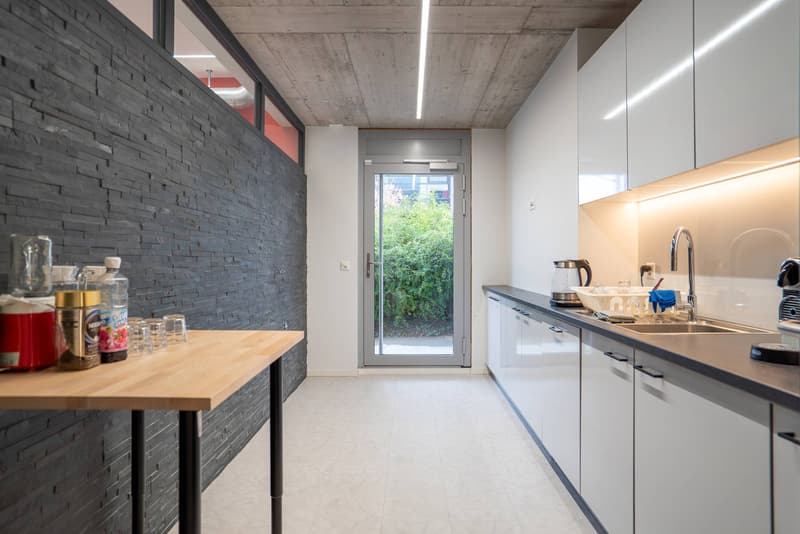 For rent immediately or by agreement: Bright arcade of 156 m² on several levels (8)