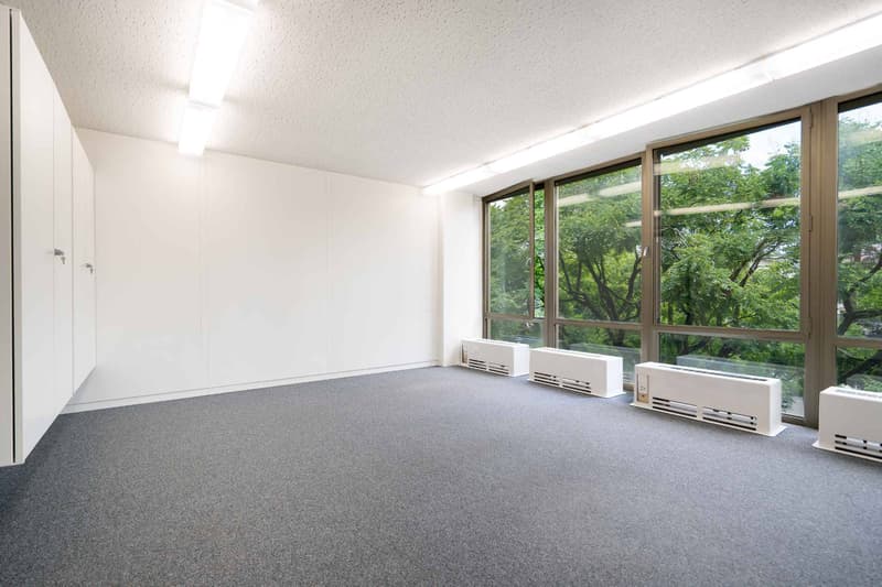 Des bureaux adaptés à votre croissance avec cafétéria et salle de réunion (6)